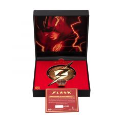 The Flash: replica van logoring en pinset vooraf besteld