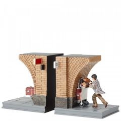 Harry Potter: Breaking The Wall Platform 9 3/4 Bookends