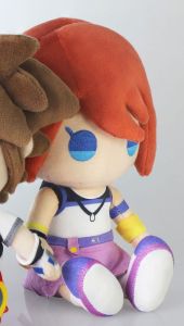 Kingdom Hearts : Figurine en peluche Kairi (18 cm) Précommande