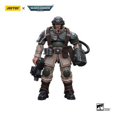 Warhammer 40,000 : Figurine JoyToy - Sergent vétéran de l'escadron de commandement Astra Militarum Cadian avec Power Fist (échelle 1/18) Précommande