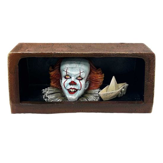 IT: Pennywise Drain Model Figure Preorder