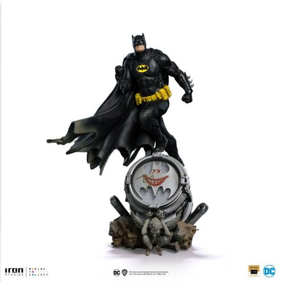 DC Comics: Batman Deluxe BDS Art Scale Statue (Black Version Exclusive) 1/10 (30cm) Preorder