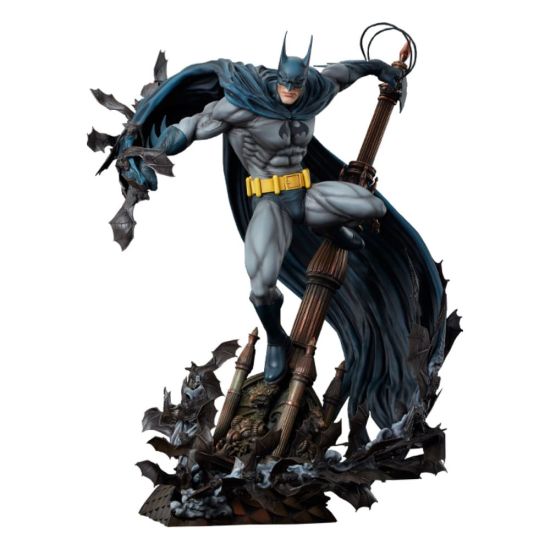 DC Comics: Batman Premium Format Statue (68cm) Preorder