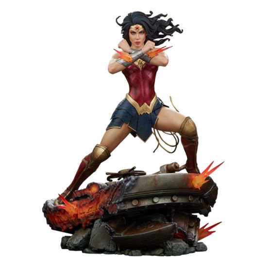 DC Comics: Wonder Woman Premium Format Statue Saving the Day (50cm) Preorder