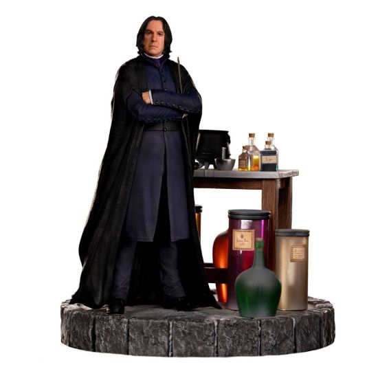 Harry Potter : Statue de luxe à l'échelle 1/10 de Severus Snape (22 cm)