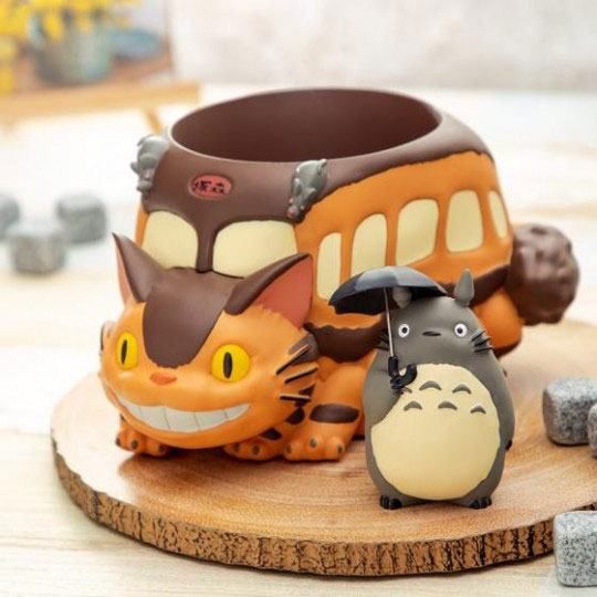 Mi vecino Totoro: Catbus y Totoro Diorama / Reserva de caja de almacenamiento