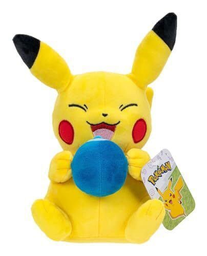 Pokémon : Figurine en peluche Pikachu avec Oran Berry Accy (20 cm)