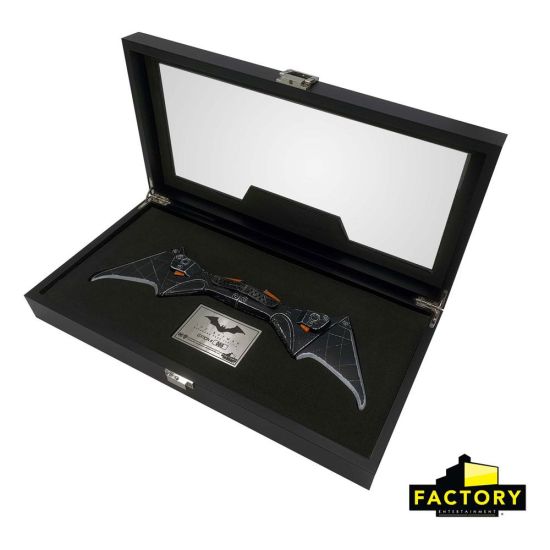 De Batman: Batarang Limited Edition 1/1 Prop Replica (36 cm) Pre-order