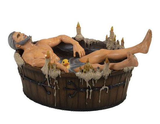 The Witcher 3 Wild Hunt : Statue de Geralt dans le bain (9 cm) Précommande