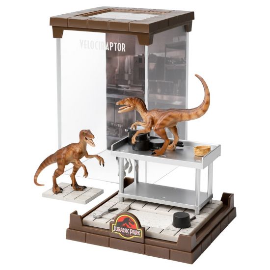 Jurassic Park: Velociraptor Diorama