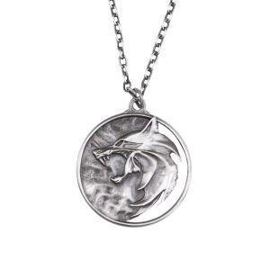The Witcher: Wolf Medallion 1/1 Replica Necklace Preorder