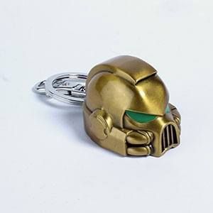 Warhammer 40,000 : Casque Space Marine MKVII Porte-clés en métal doré Précommande