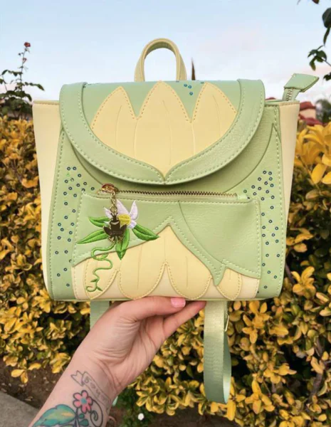 Loungefly Snow White: Lenticular Princess Series Mini Backpack - Merchoid