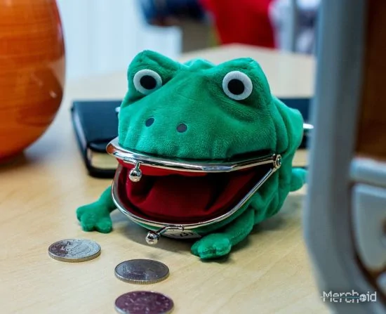 Frog Purses Frog beaded coin purse beaded brown frog - Shop ARBeads beaded  wallets & handbag Coin Purses - Pinkoi