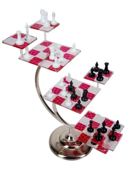 Play Three-dimensional chess Raumschach in 3D or 2D